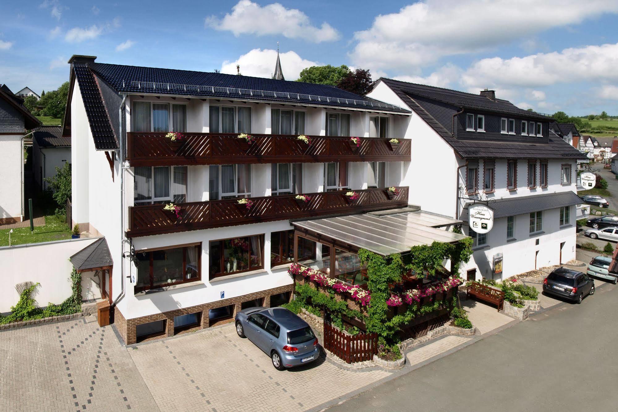 Hotel Haus Wiesengrund Hallenberg Exterior photo